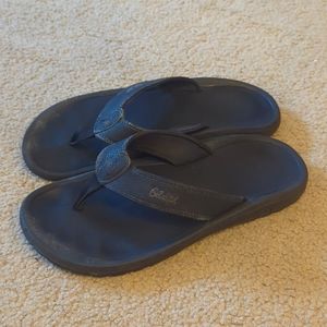 OluKai black sandals